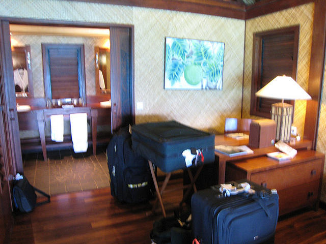 the desk and luggage